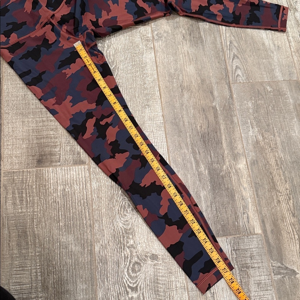 Lululemon Camo Print Leggings size 6 - Picture 2 of 4